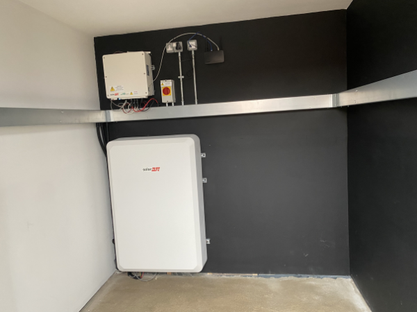 High capacity battery energy storage system for residential installation